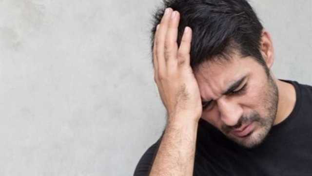 4 أعراض يجب الانتباه إليها عند الشعور بالدوخة بعد الوقوف.. إشارة لمرض مزعج