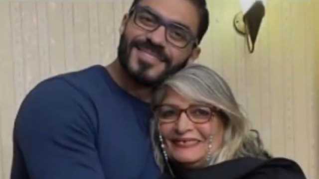 خالد سليم بعد إصابة والدته بالسرطان: «لو حصلها حاجة العيلة كلها تقع»