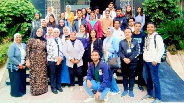 تكريم عدد من طلاب «سياحة الإسكندرية» لمشاركتهم في أعمال تطوعية