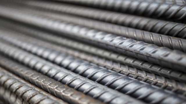 طن الحديد يتراجع 7 آلاف جنيه بسبب انخفاض سعر الدولار