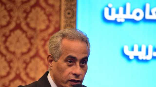 وزير العمل: عمال النظافة يؤدون عملا وطنيا للارتقاء بالوجه الحضاري لمصر
