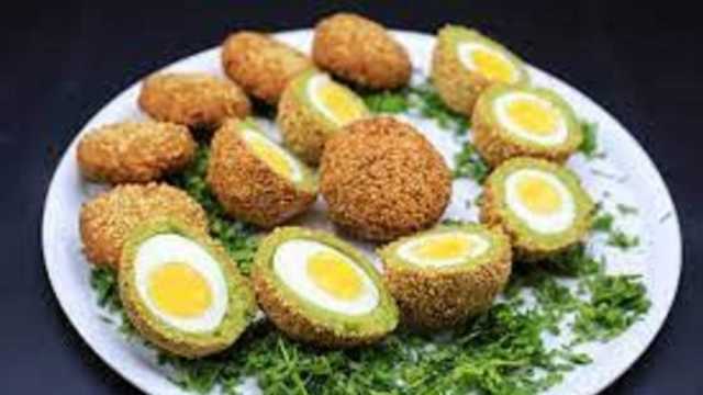 طريقة عمل طعمية بالبيض المسلوق.. وجبة سحور هتخليك تنسى الجوع
