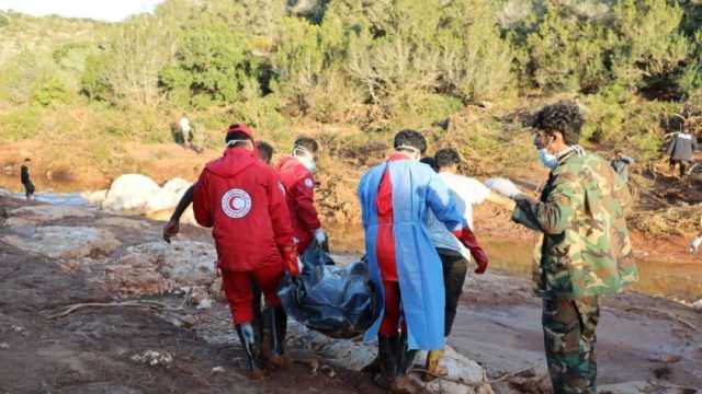 11 مشهدا مأساويا من درنة الليبية: تسمم 55 طفلا وجثث متناثرة.. (فيديو وصور)