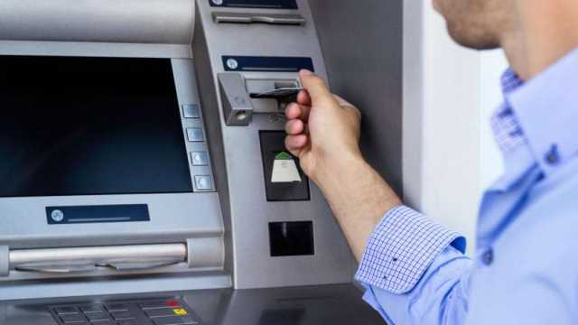 «المالية» تحدد قيمة علاوة غلاء المعيشة من الدرجة السادسة إلى الممتازة