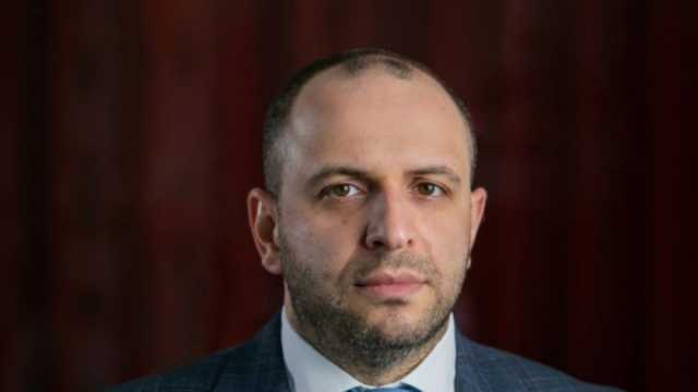 من هو رستم أميروف وزير دفاع أوكرانيا الجديد؟.. يتحدث 6 لغات