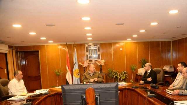 محافظ أسيوط يواصل متابعة تنفيذ المبادرات الرئاسية في قطاع الصحة