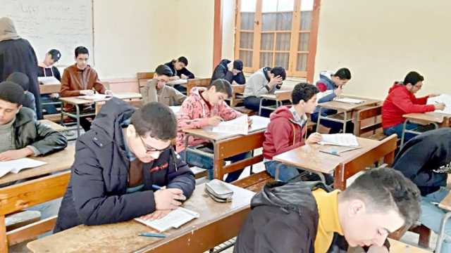 «التعليم» تحدد قائمة بالمحظورات في امتحانات الصف الأول الثانوي