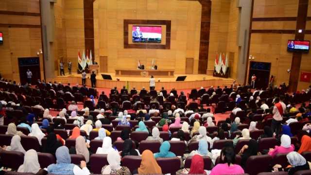 مصطفى بكري يناقش التحديات التي تواجه مصر في ندوة بجامعة سوهاج