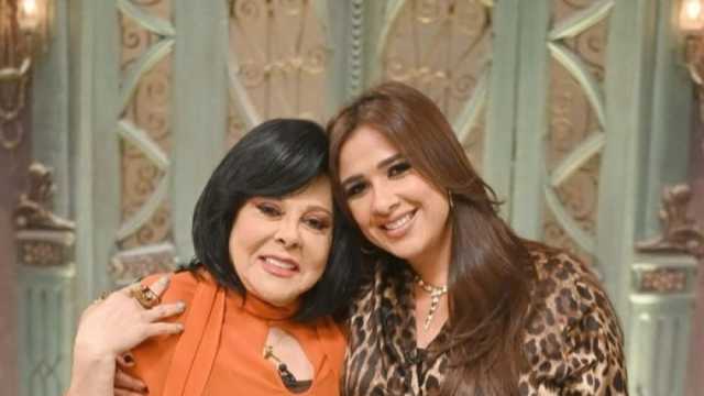 ياسمين عبد العزيز: «كنت بصرف على أمي.. وأول عربية اشتريتها بـ57 ألف جنيه»