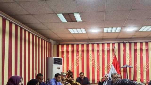 مساعدات مالية للأسر الأولى بالرعاية وفرص عمل لـ9 مواطنين بالشرقية