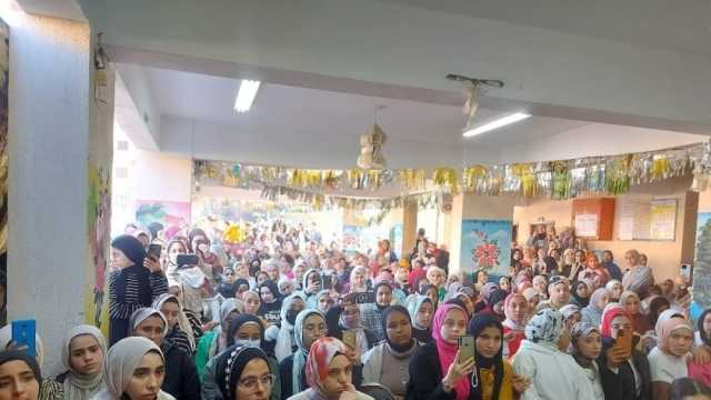 زحام كبير على القوافل التعليمية المجانية في الشرقية.. تعرف على أماكنها