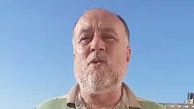 شاعر سيناوي يؤيد الرئيس السيسي بأبيات شعر: «غني يا قلبي لمصر الغالية»