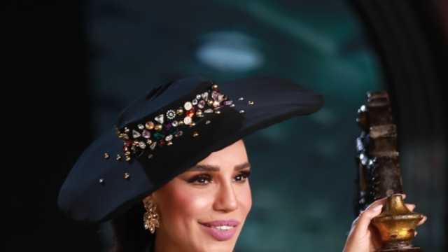 أمينة تدلي بصوتها في الانتخابات الرئاسية (فيديو)