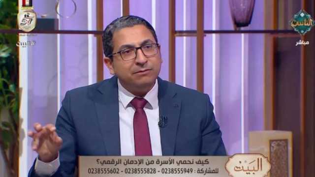 أستاذ طب نفسي: نقص الانتباه وفرط الحركة أهم أعراض إدمان الموبايل (فيديو)