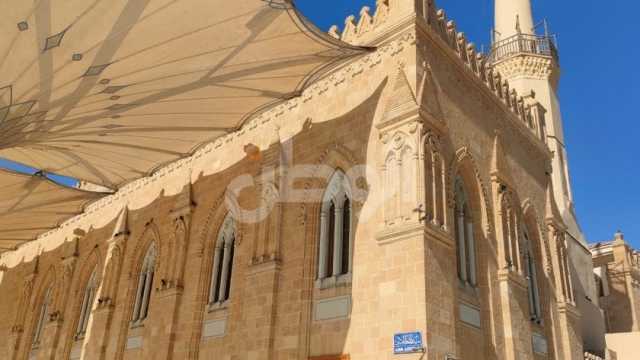 أكثر من 100 عالم وقارئ يحيون أيام وليالي رمضان في مسجد الحسين