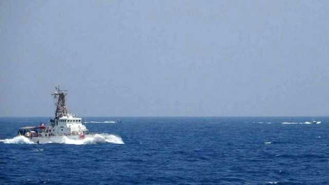 أدميرال بالبحرية الأمريكية: أسقطنا 61 مسيرة وصاروخا للحوثيين