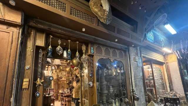 قصة أقدم بازار في منطقة المُعز.. عمره 150 سنة وصنع نبوت مسلسل «الفتوة»