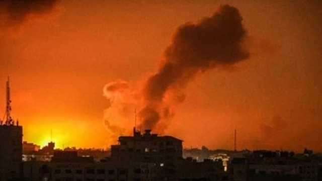 مناشدات عاجلة لإنقاذ مصابين على متن بارجة حربية إسرائيلية جرى قصفها بالبحر الأحمر