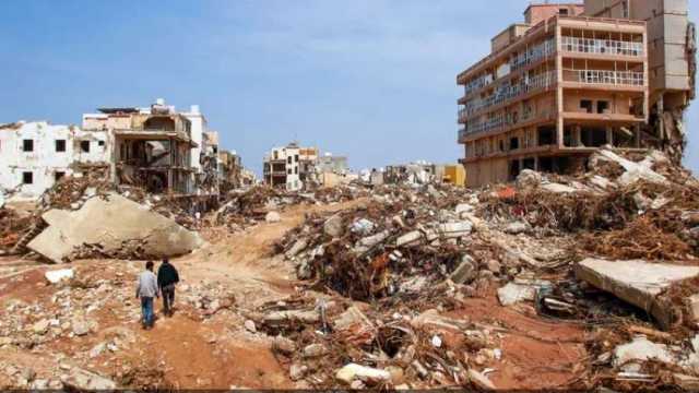 نزوح جماعي من درنة بعد فيضانات ليبيا.. ونقل 1700 جثة إلى المشارح