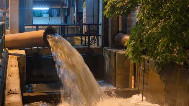 الجارديان: شركات مياه بريطانية قد تدفع 800 مليون إسترليني بسبب الصرف الصحي
