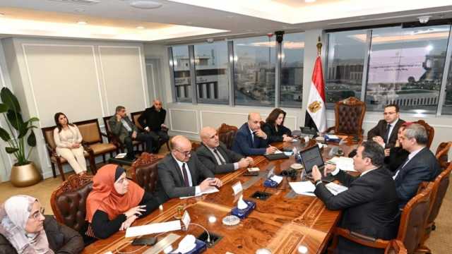 «الإسكان» تستعرض خطة إنشاء التجمعات المتطورة بمحافظة مطروح