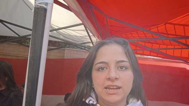 «هنا» سنة أولى انتخابات: «النهارده عيد.. وأول مرة أشارك بالتصويت في مدرستي»
