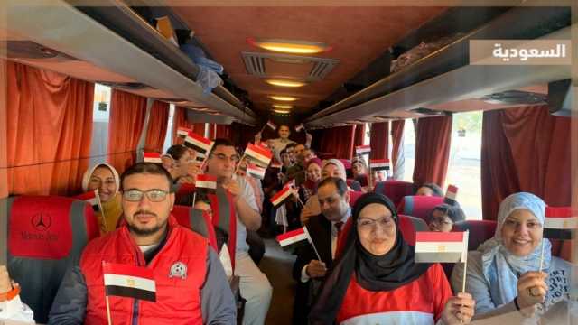 «حملة السيسي» تستعرض توافد أعداد كبيرة من المصريين بالسعودية للتصويت بالانتخابات