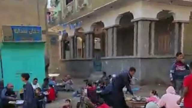 قرية بقنا تحتفل بنجاتها من «الكوليرا» منذ 83 عاما بالأكل في الشارع: «من ورث جدود»
