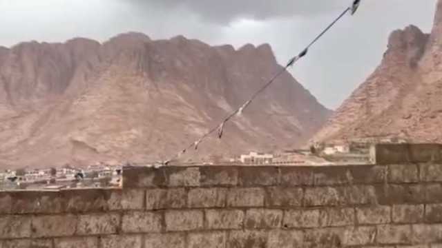 «الأرصاد»: سقوط أمطار رعدية على مناطق من سيناء.. وتكاثر السحب الركامية (فيديو)