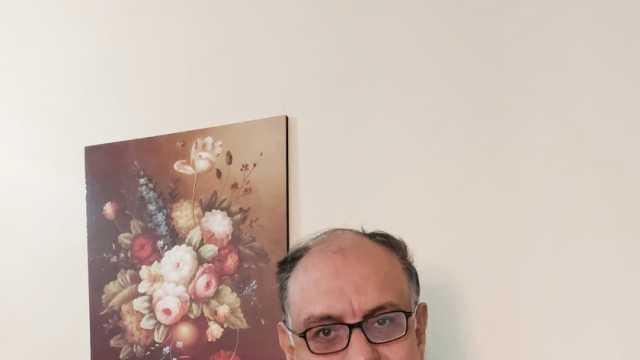 الفنان هشام منصور يطرح كتابه الأول «مسرحيتان»