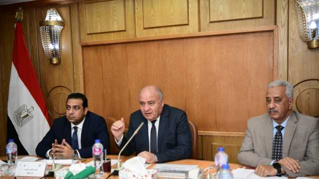 محافظ قنا: إجراءات رادعة ضد المتعدين على الأراضي الزراعية