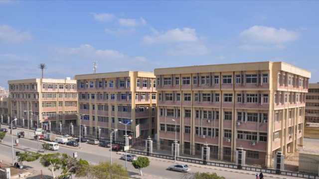 رئيس جامعة كفر الشيخ: السيسي يريد تغيير حياة المصريين للأفضل 