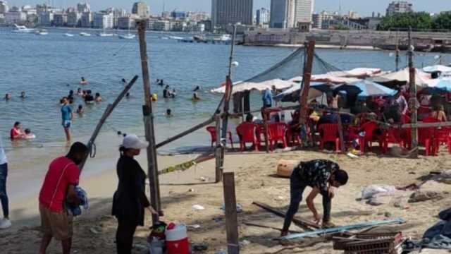 إزالة التعديات على شاطئ أبو العباس في الإسكندرية