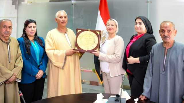 وزيرة البيئة توجه بتوفير التمويل اللازم لصغار المزارعين