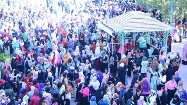 رئيس جامعة سوهاج: توافد الطلاب بشكل مكثف على لجان الانتخابات