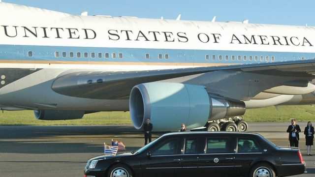 صحفيون يسرقون طائرة بايدن.. والبيت الأبيض: «أعيدوا أشيائنا بهدوء»