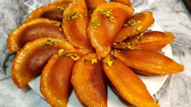 «قطايف بالأسماء».. ابتكارات «الحلوانية» بالدقهلية في رمضان