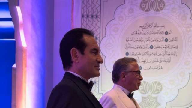الفنان محمد ثروت يستقبل ضيوف عقد قران نجله