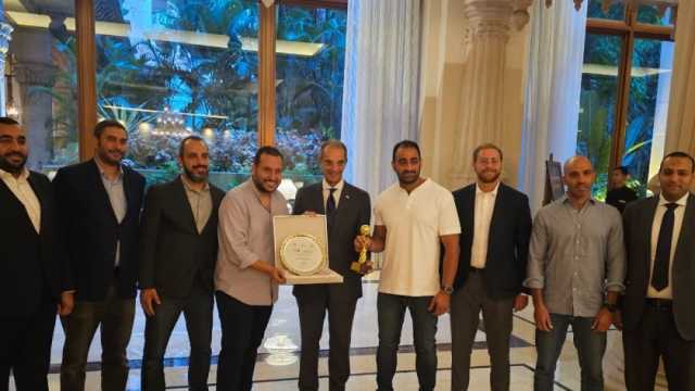وزير الاتصالات يلتقي رواد أعمال مشاركين في مسابقة «التحالف الرقمي الإبداعي»