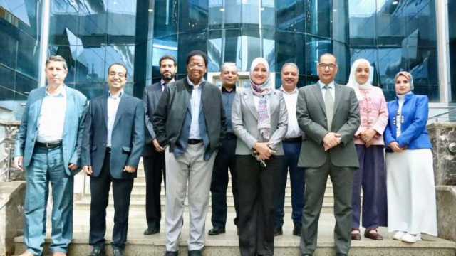 معهد بحوث الإلكترونيات يبحث سُبل تسويق المُخرجات البحثية مع أحد أساتذة أوتاوا