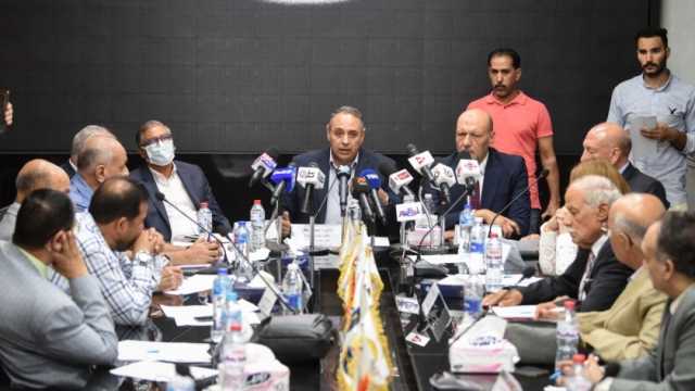 تزامنا مع قمة القاهرة للسلام.. 42 حزبا سياسيا للرئيس السيسي: «مصر كلها معاك»