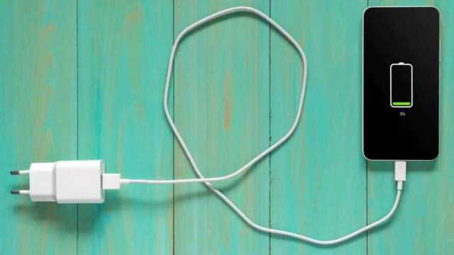 لو الأصلي باظ.. 5 نصائح لاختيار الشاحن المناسب لهاتفك
