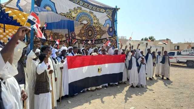 آلاف المواطنين في مطروح يتوافدون على الشهر العقاري لدعم الرئيس السيسي