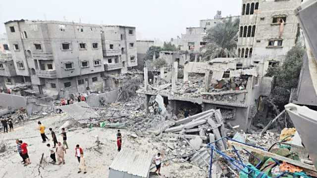 استشهاد 12 فلسطينيا وإصابة العشرات في قصف منزل بدير البلح