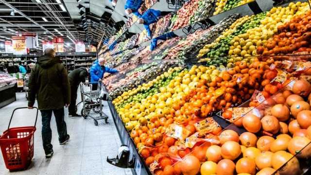 خبير يوضح أسباب تراجع معدل التضخم في مصر.. أبرزها ضبط الأسعار