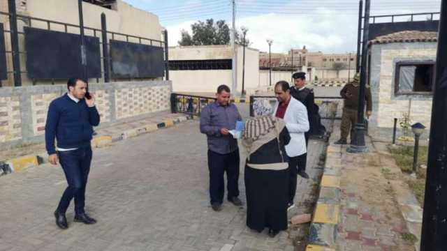 زراعة أعمدة إنارة جديدة بمسار العائلة المقدسة في مدينة كفر الشيخ