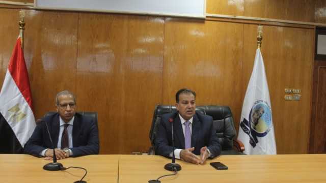 رئيس جامعة جنوب الوادي يبحث آليات مشاركة الطلاب في انتخابات الرئاسة