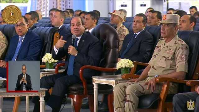 السيسي: الدولة تنفق الكثير على تمهيد الأراضي لتكون صالحة للزراعة