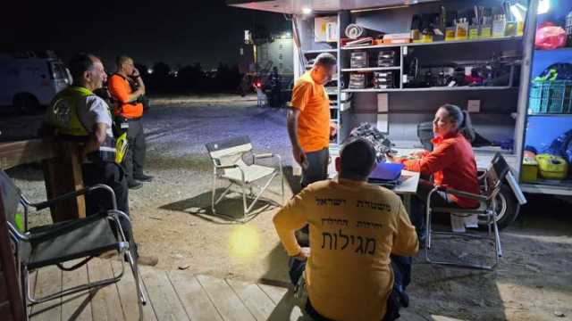 غضب الطبيعة.. البحر الميت يبتلع عشرات الإسرائيليين في حفل على الشاطئ