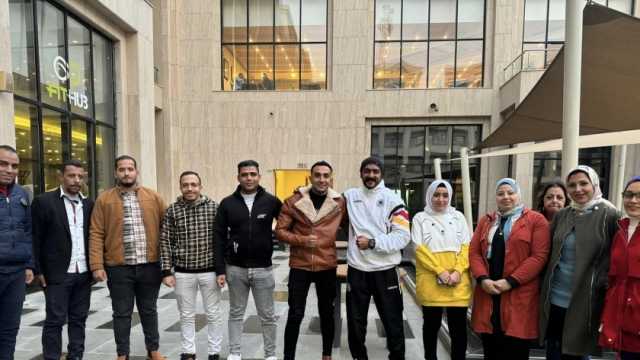 أحمد العوضي يسلم الجوائز للفائزين بالمسابقة الثالثة
